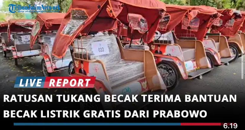 Presiden Prabowo menyalurkan 200 becak listrik gratis untuk tukang becak lansia di Trenggalek, bukti kepedulian pada rakyat kecil.