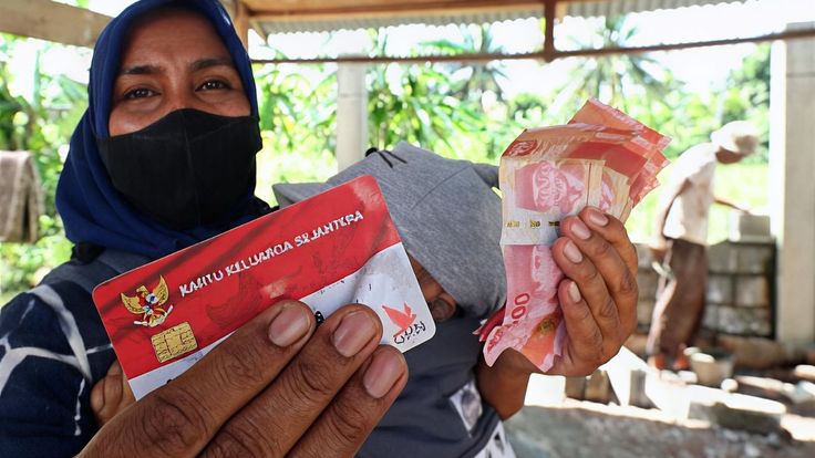 3 bansos Januari 2026 cair di kartu KKS Merah Putih. PKH, BPNT, dan BLT BBM siap masuk, ditambah 3 BLT tunai Senin ini.