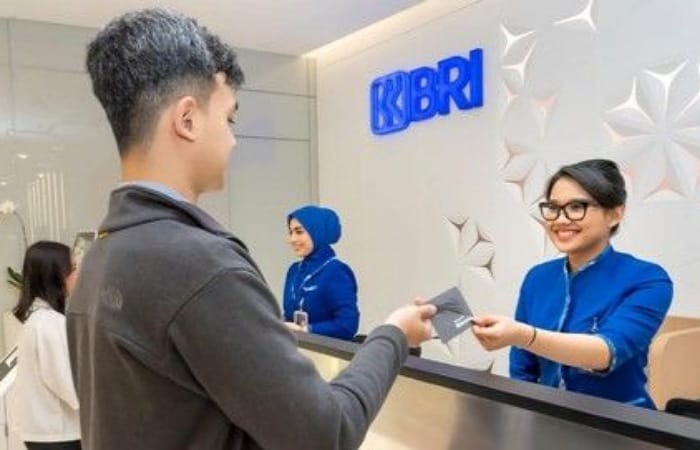 Syarat KUR BRI 2026 terbaru untuk UMKM: jadwal buka, dokumen wajib, dan cara agar pinjaman cepat cair di Bank BRI.