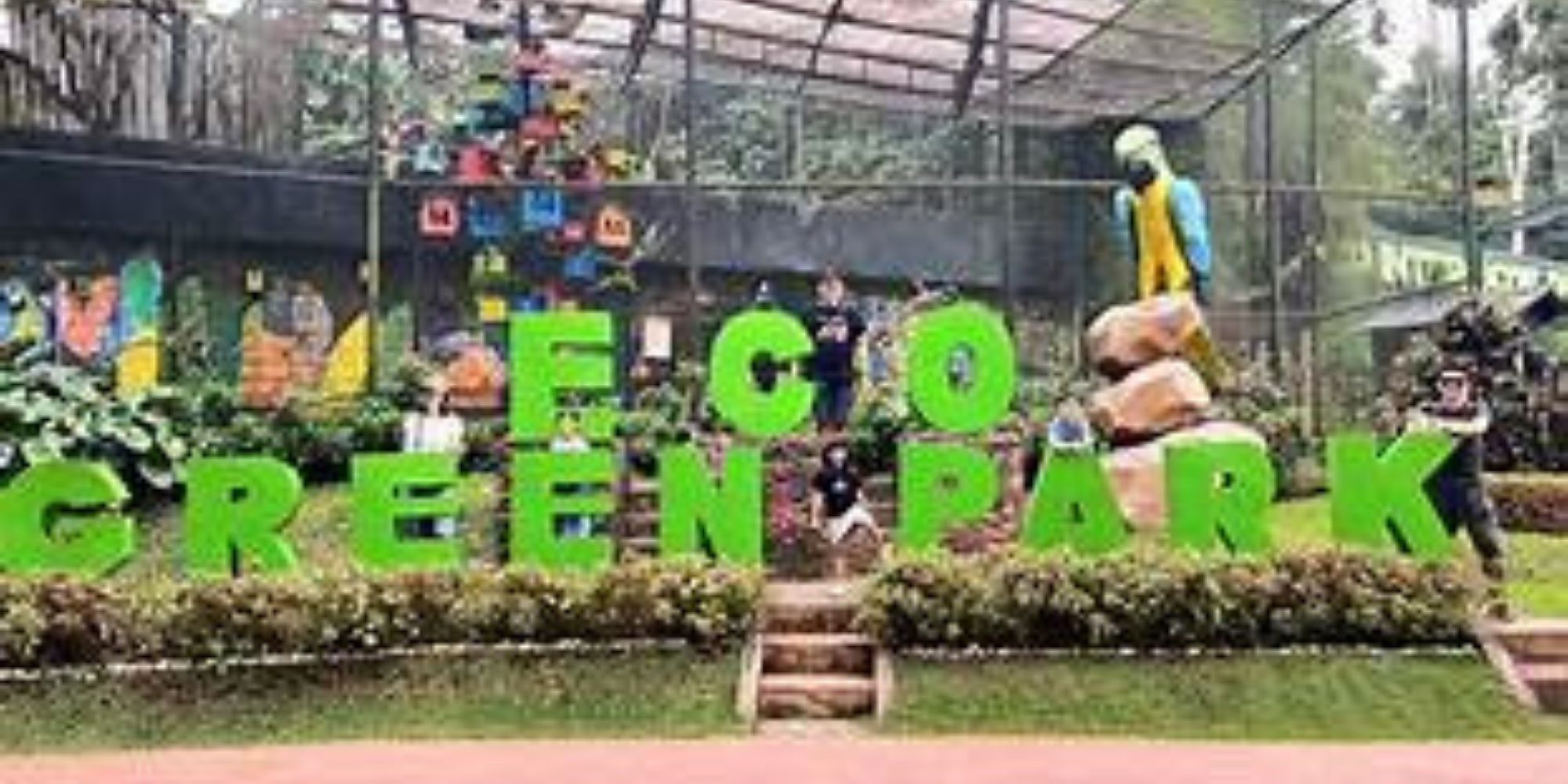 Ecoactive Park Jatim Park 2 Batu hadir sebagai wisata edukasi terbesar di Indonesia, penuh satwa dunia, wahana seru, dan pesan lingkungan.