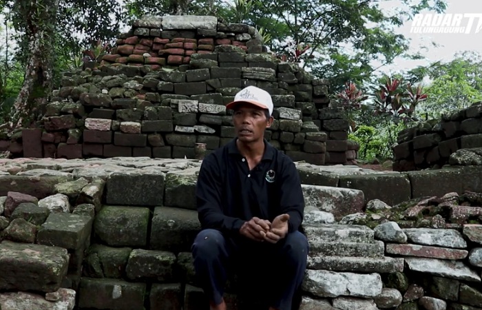 Mengungkap sejarah dan mitos Candi Penampihan Tulungagung, candi tertua peninggalan Mataram Kuno yang hingga kini masih disakralkan.
