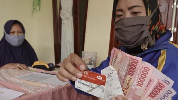 Bansos Januari 2026 masih cair! PKH-BPNT tahap 4 lanjut, bantuan beras dan minyak goreng resmi diperpanjang hingga akhir bulan.(Pinterest)