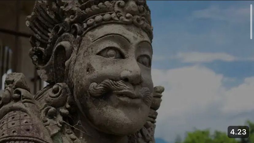 Sejarah Taman Ujung Karangasem Bali, dari istana air kerajaan hingga destinasi wisata indah dengan arsitektur unik dan panorama memukau.