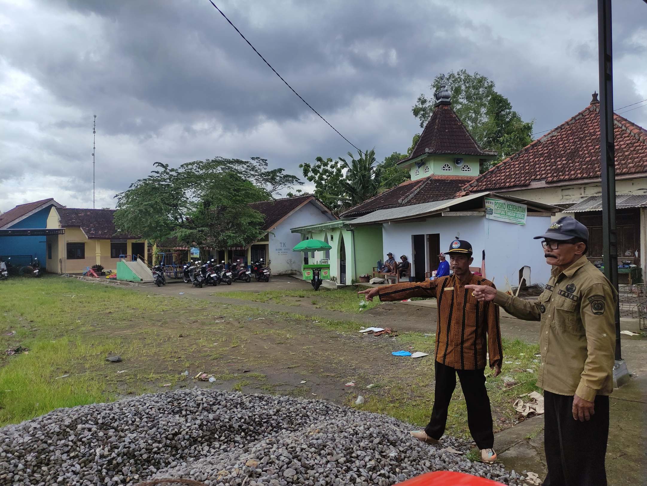 Calon lokasi pembangunan gerai KDMP di Desa Kalibatur, Kecamatan Kalidawir yang ditolak warga. (SANDY YUWANA/RADAR TULUNGAGUNG)