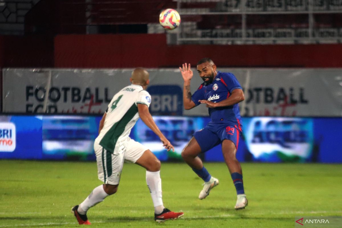 Thales Lira bersama Arema FC.