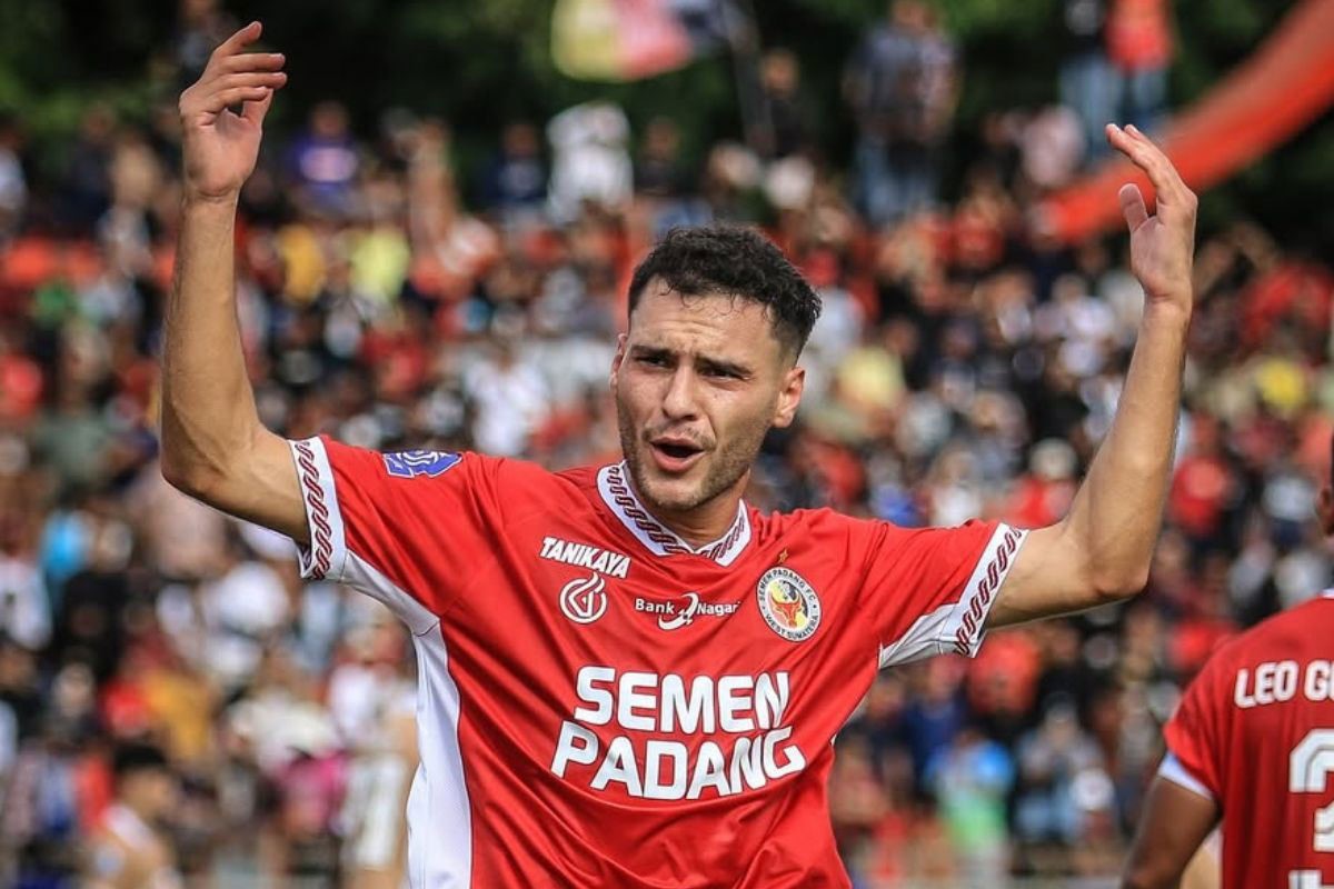 Pedro Matos disambut Bonek saat resmi bergabung dengan Persebaya Surabaya.
