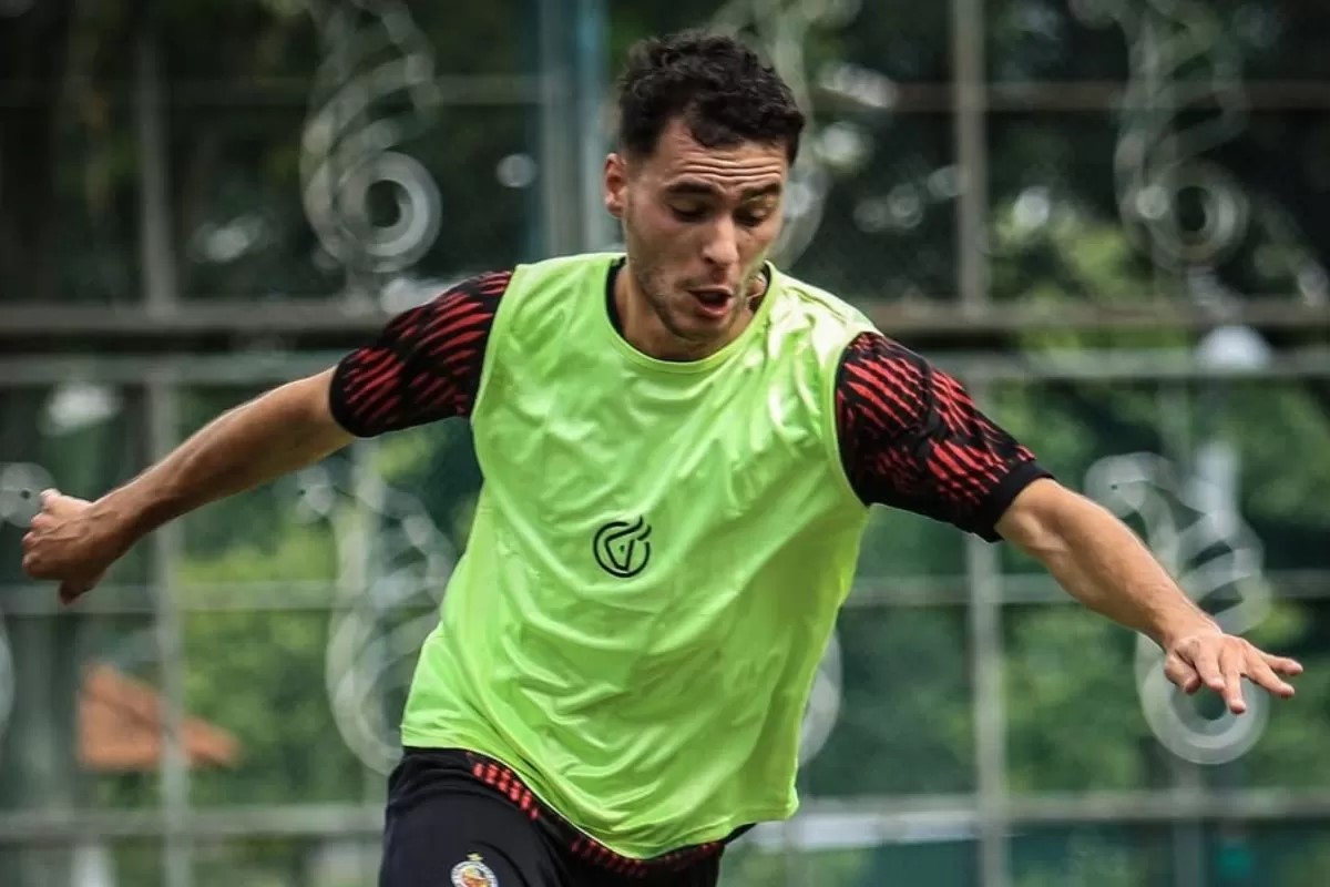 Pedro Matos berseragam Persebaya Surabaya.