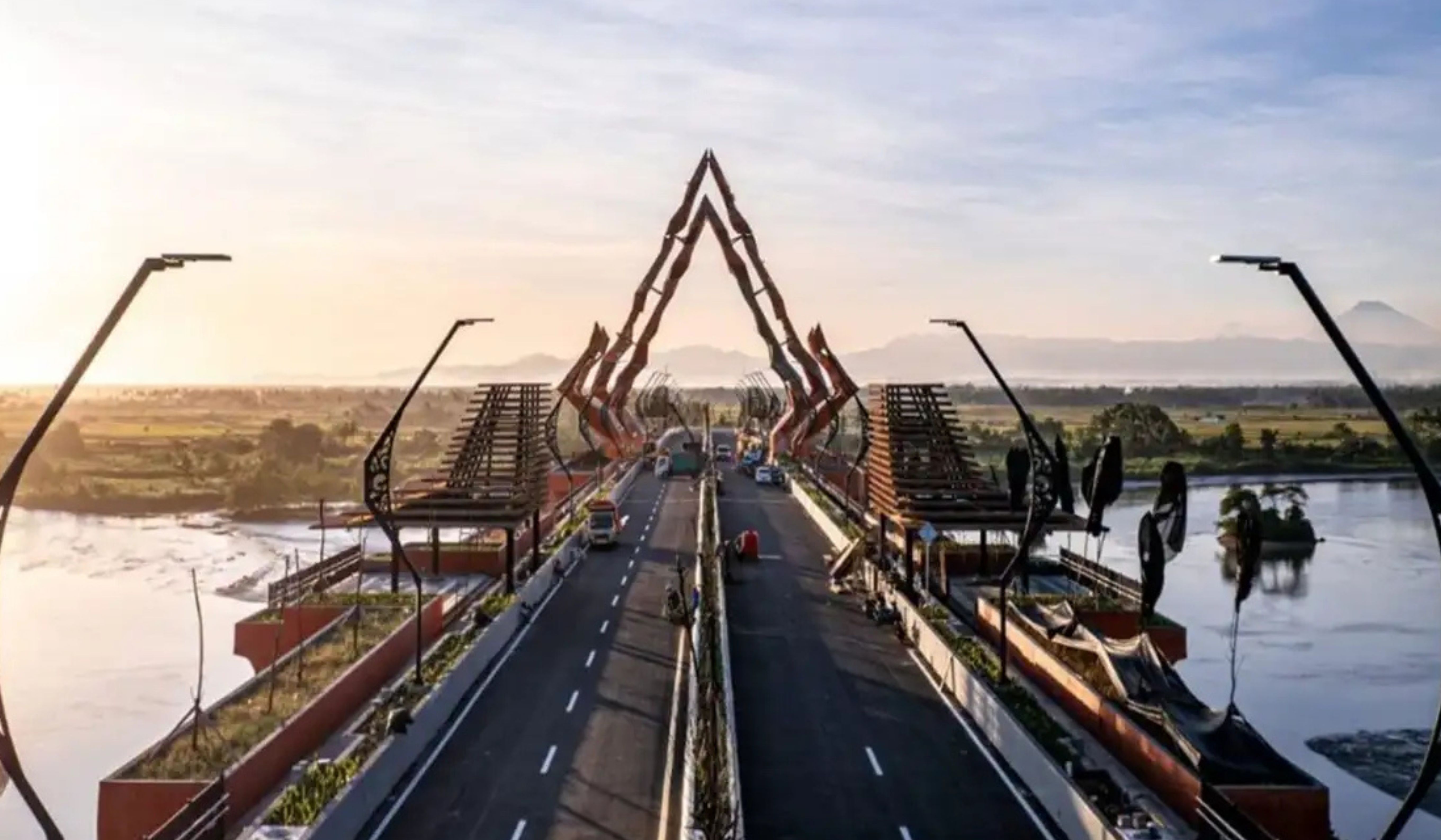 Jembatan Pandansimo resmi dibuka 24 jam, jadi jalur viral menuju Pantai Parangtritis dan penggerak wisata baru Jogja selatan.