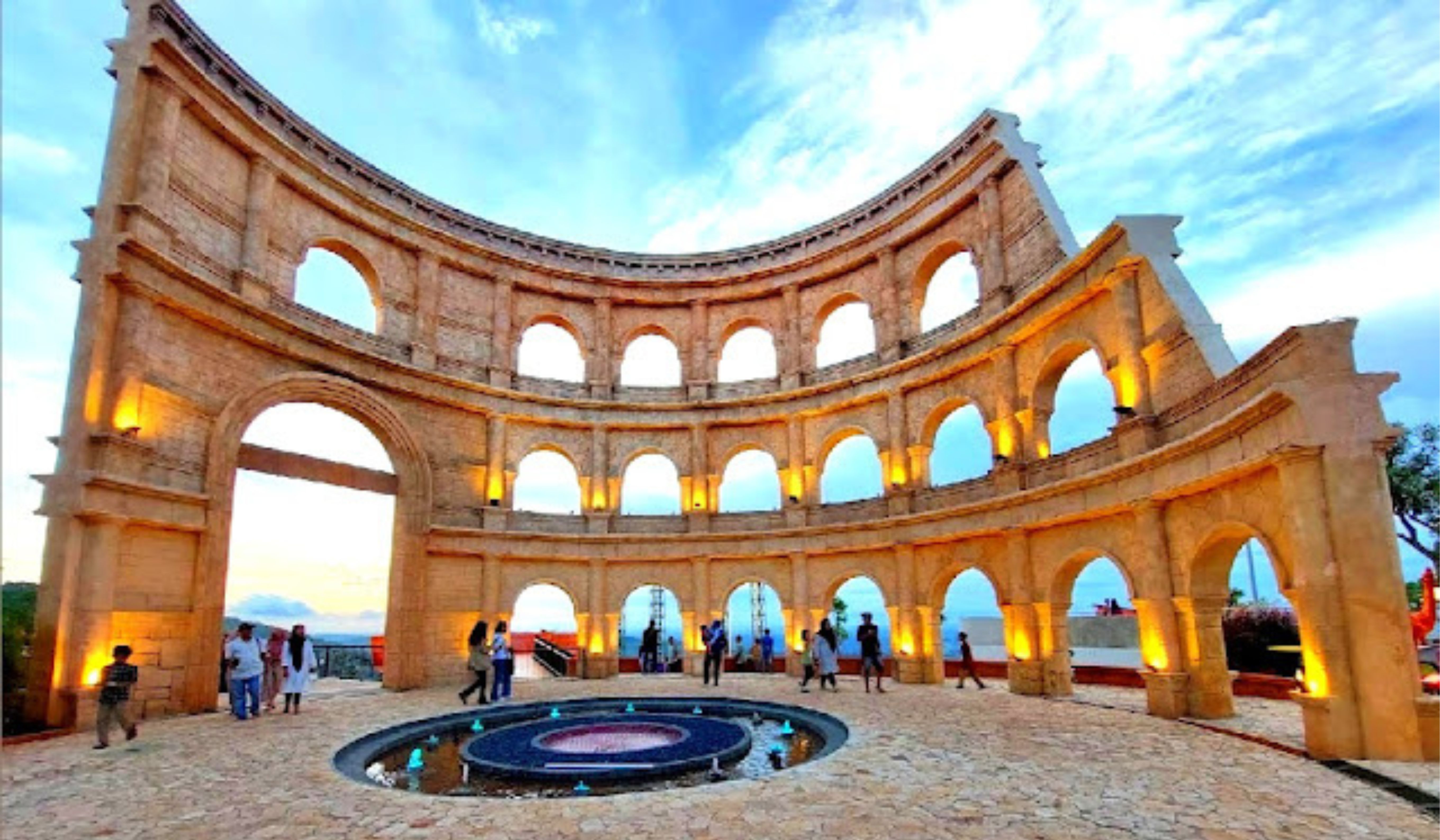 Pictniq Land Jogja, wisata terbaru di Gunungkidul dengan konsep keliling dunia dalam sehari. Spot foto estetik, view sunset, dan food court.
