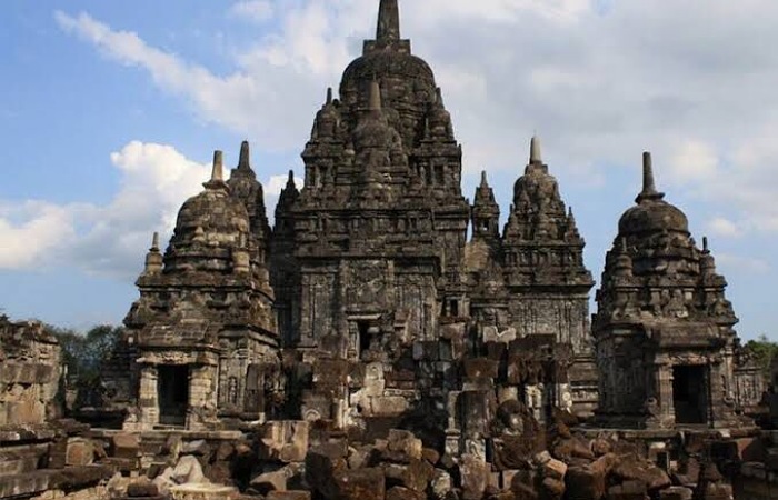 Sejarah mencatat kerajaan terbesar di Indonesia dari Sriwijaya hingga Majapahit yang pernah menguasai Nusantara dan jalur perdagangan dunia.