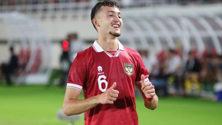 Rumor Ivar Jenner ke Persija Jakarta memanas. Fakta kontak manajemen, kebutuhan lini tengah, dan peluang transfer yang masih fifty-fifty.