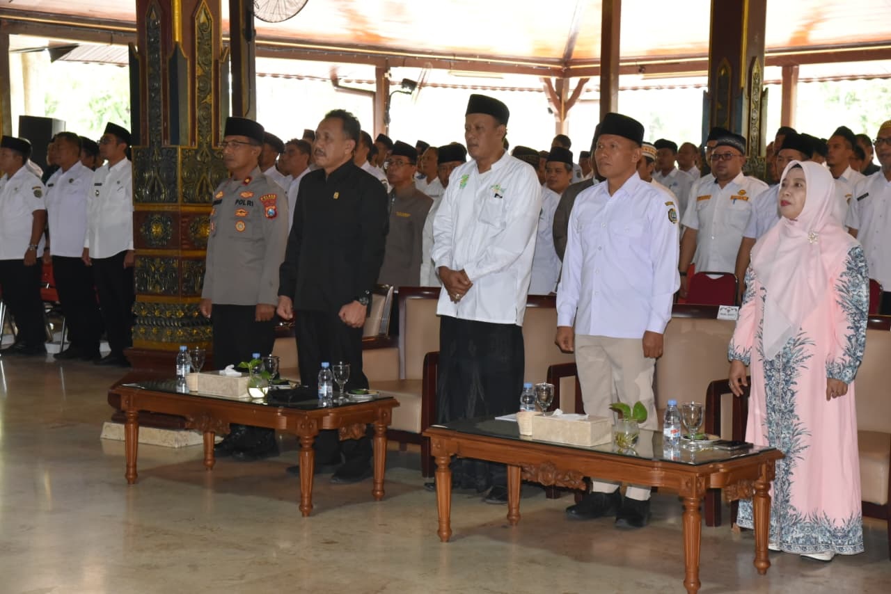 Suasana Khidmat menyelimuti peringatan Isra Mikraj 1447 H di Pendopo Kongas Arum Kusumaningbangsa Kabupaten Tulungagung, pada Rabu (21/1).