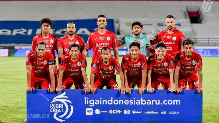 Persija Jakarta pincang tanpa lima pemain jelang lawan Madura United. Mauricio Souza tantang mental juara di tengah krisis pemain.