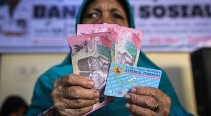 Bukan BPNT! Bansos baru Rp200 ribu per bulan cair rapel 3 bulan (Rp600 ribu) cukup bawa e-KTP. Ini Atensi YAPI dari Kemensos.