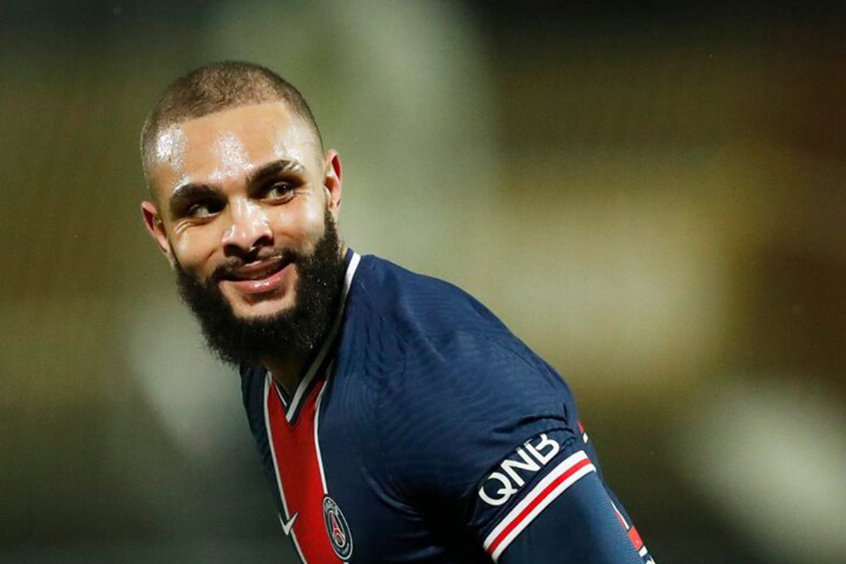 Layvin Kurzawa resmi bergabung dengan Persib Bandung untuk memperkuat lini belakang pada putaran kedua musim ini.