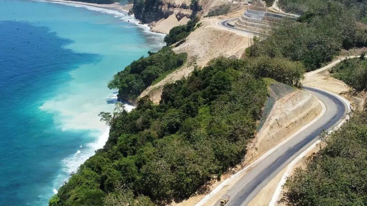 Ruas Jalur Lintas Selatan Lot 6A Tulungagung yang menghubungkan Pantai Sine hingga perbatasan Kabupaten Blitar.