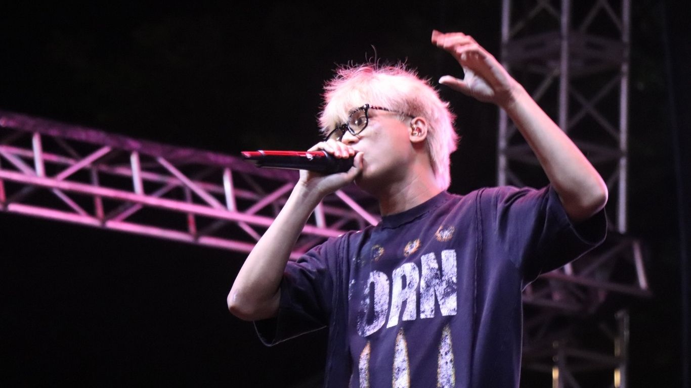 Penampilan Tenxi pada SMABOY Festival, di GOR Lembu Peteng, Sabtu (24/1).