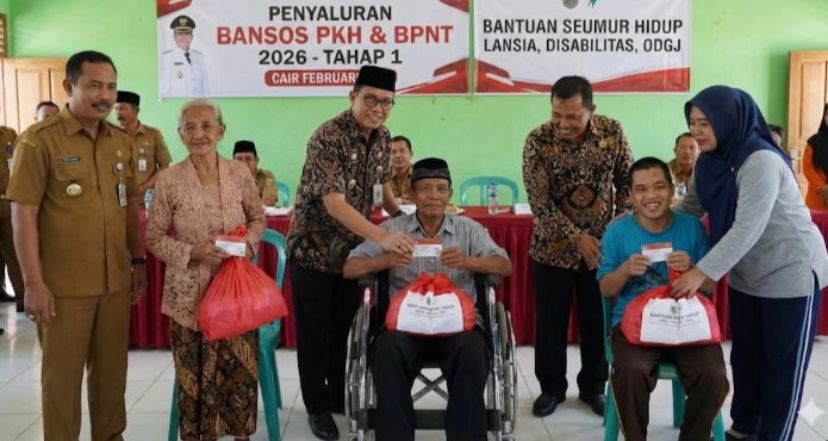 Update bansos PKH BPNT 2026: Tahap 1 cair Februari, lansia, disabilitas, dan ODGJ bisa dapat bantuan seumur hidup.