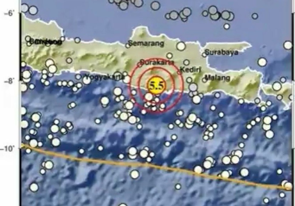 Gempa magnitudo 5,5 yang berpusat di Pacitan terasa kencang di Trenggalek.