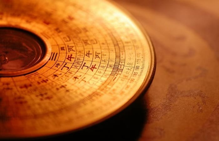 Tahun kuda api 2026 diprediksi penuh gejolak. Suhu Gunadi ungkap potensi bencana alam, gempa, dan perubahan besar Indonesia.