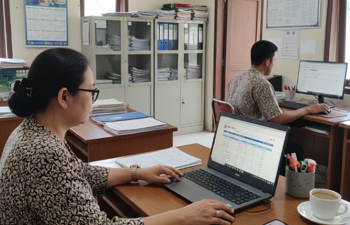 Guru dan operator sekolah diminta segera melakukan validasi data Dapodik menyusul perubahan Info GTK yang diduga berkaitan dengan skema TPG 2026 cair per bulan.