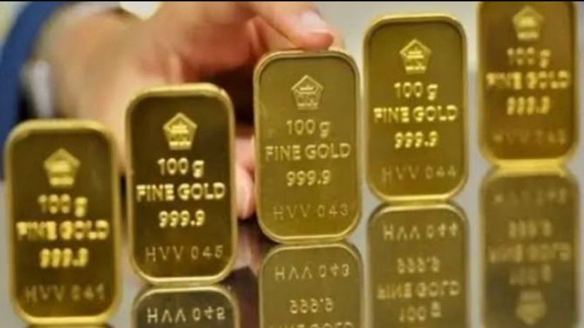 Harga emas hari ini 6 Februari 2026 anjlok parah! Antam turun Rp100 ribu per gram. Cek update lengkap harga emas perhiasan dan buyback di si