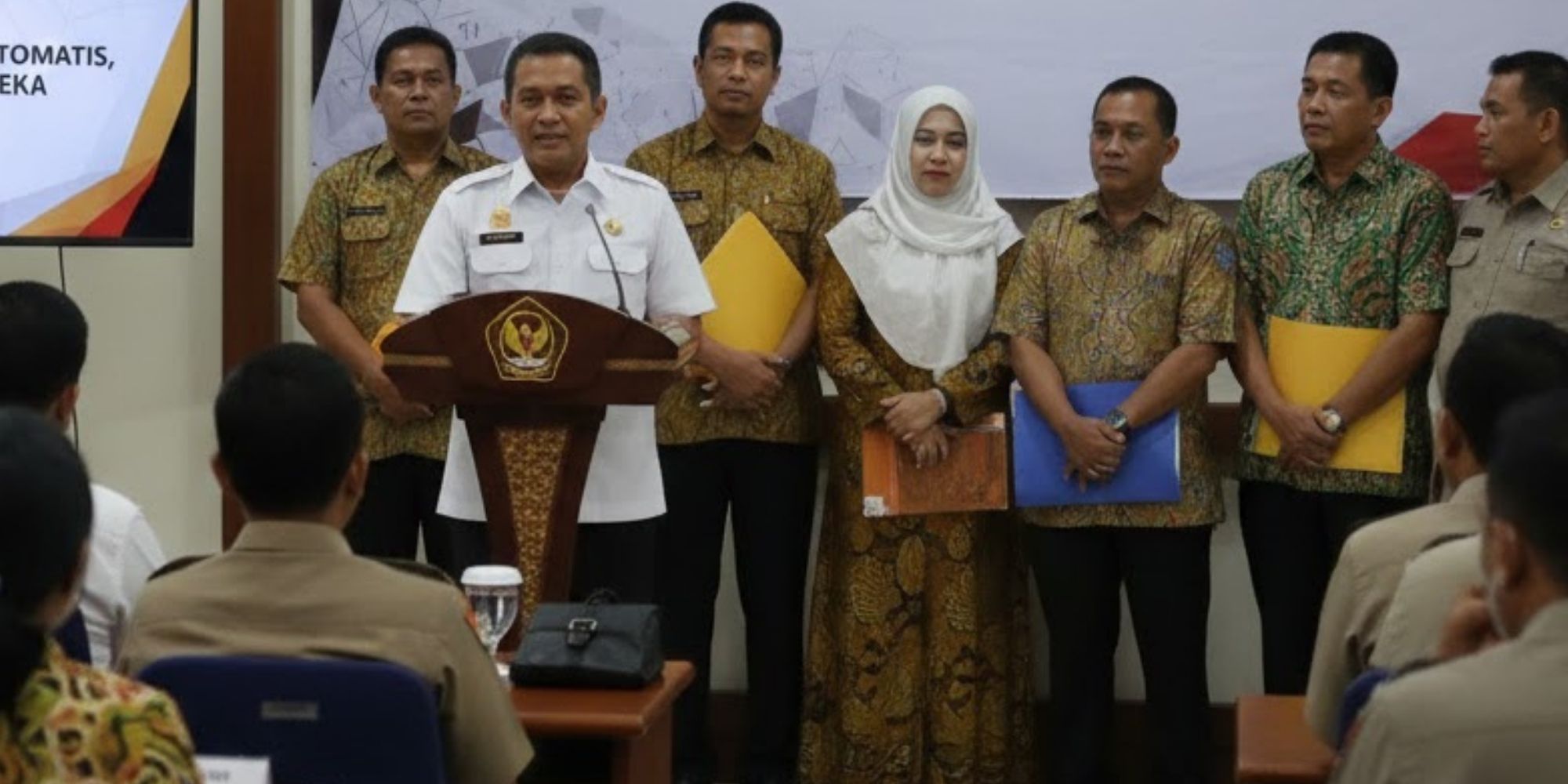 P3K jadi PNS masih menunggu revisi UU ASN. Kepala BKN tegaskan alih status tak otomatis, peluang tetap terbuka lewat CPNS.