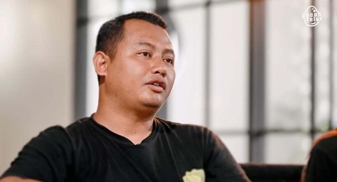 Kisah Reni Buah Tulungagung sukses jualan durian online modal nol hingga mampu menghabiskan satu truk buah per hari.