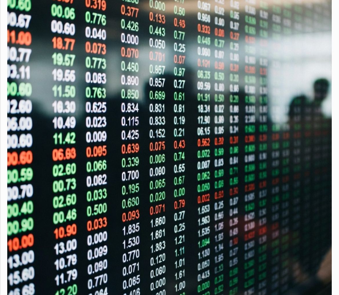 Cara memilih sekuritas saham untuk pemula: fokus MKBD, online trading, biaya transaksi, dan layanan pelanggan.
