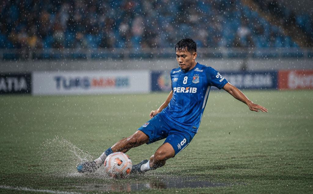 Persib Bandung Tumbang 0-3 dari Ratchaburi FC di ACL 2, Debut Levin Kurzawa Curi Perhatian, Wasit Jadi Sorotan!