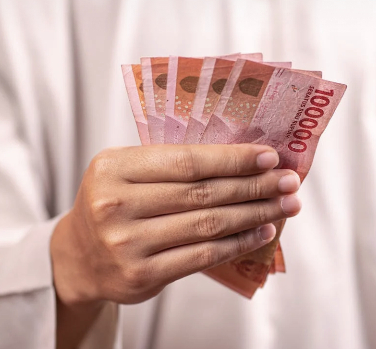 Daftar lengkap bansos yang akan cair dalam waktu dekat. PKH, BPNT, PIP hingga beras 20 kg siap disalurkan untuk KPM.
