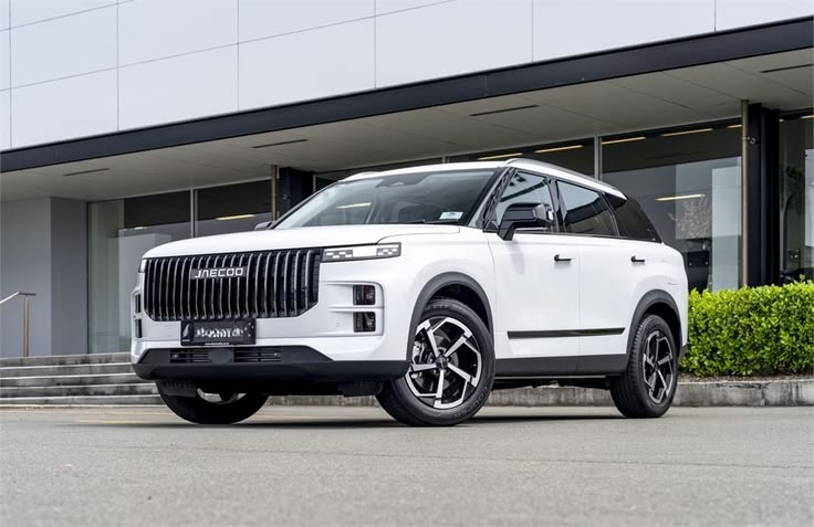 Jaecoo J5 mobil listrik SUV petualang diuji ke Bukit Sentul. Tenaga besar, jarak tempuh 500 km, fitur premium di harga Rp400 jutaan. Pinterest