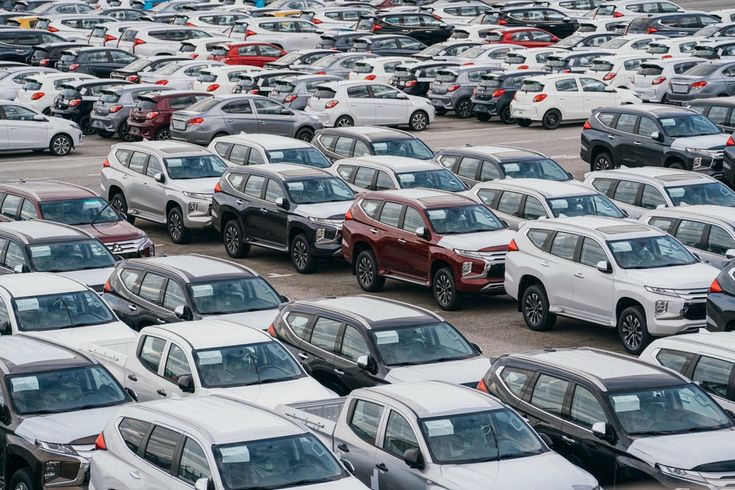 5 mobil seharga motor yang masih layak dibeli di 2025. Harganya murah, nyaman dipakai harian, dan spare part masih melimpah.