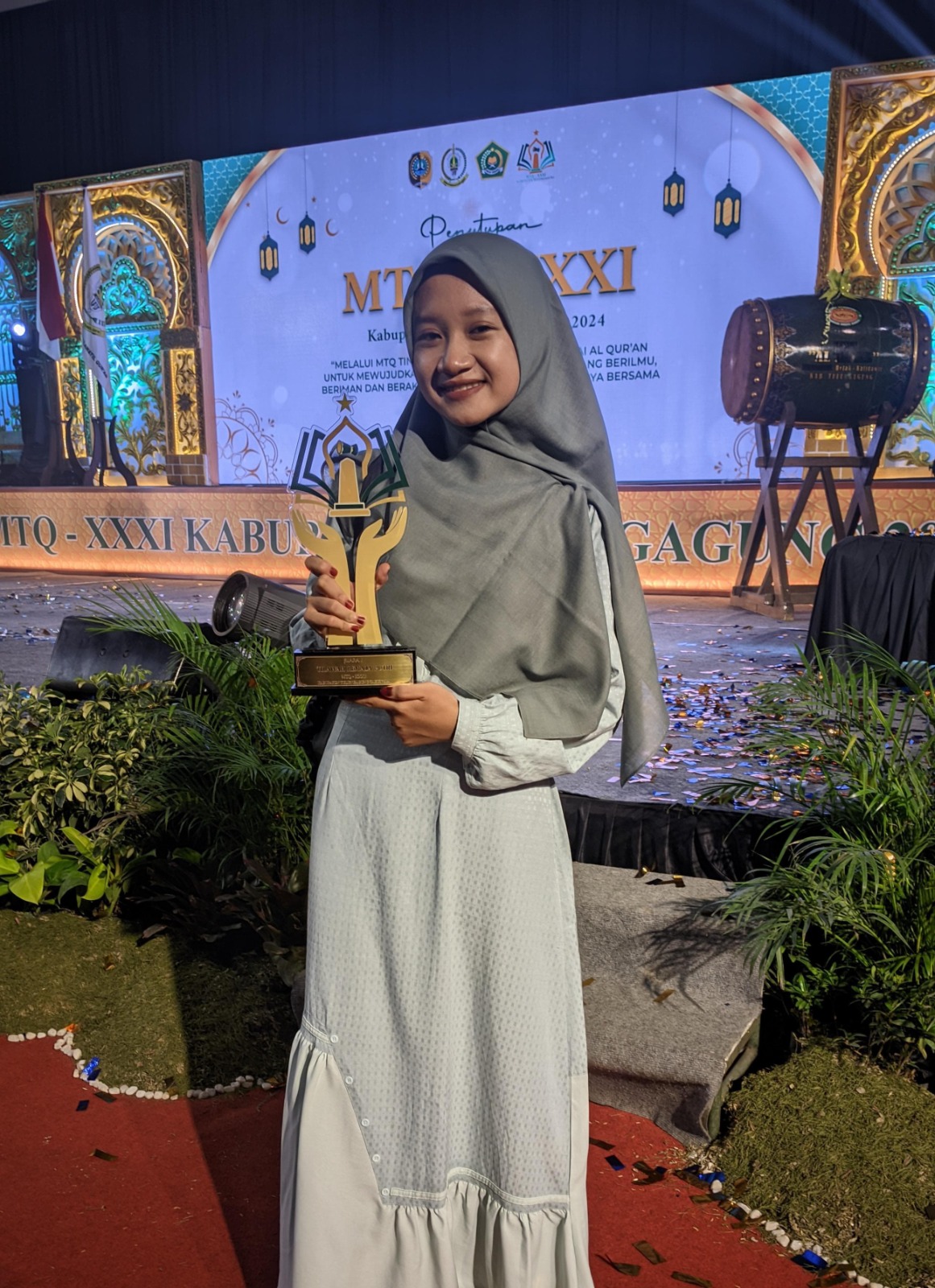 Abidah piawai melantunkan ayat suci Alquran dengan metode tilawah dan mengantarnya meraih beragam prestasi.