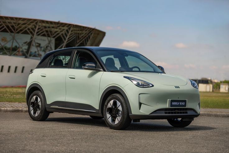 Mobil listrik 2026 diprediksi melambat namun tetap tumbuh. Subsidi menyusut, hybrid menguat, dan pasar Indonesia masuk fase konsolidasi. Pinterest