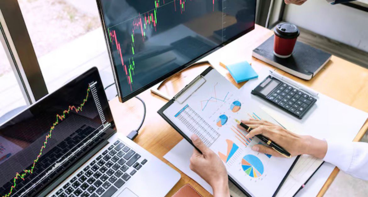 Rekomendasi saham SMIL dan NICE hari ini, cek target harga, support penting, dan peluang rebound terbaru.
