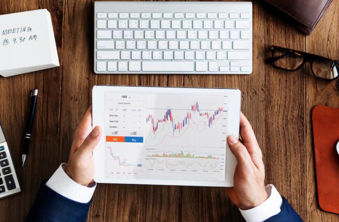 BMRI rilis laba Q4 2025 naik tajam. Cek valuasi, PER, PBV, serta target teknikal 5.300 hingga 6.200.