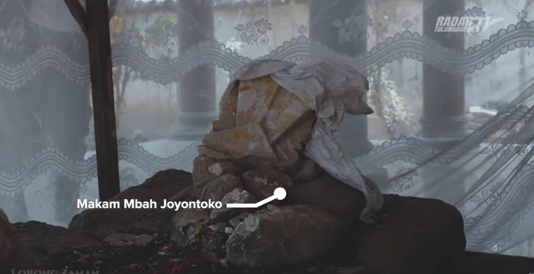 Makam Tumenggung Surontani Tulungagung menyimpan sejarah Wajak Kidul dan misteri macan putih gaib yang dipercaya warga.