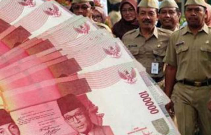 THR dan gaji ke-13 guru ASN daerah 2025 dijamin cair setelah pemerintah tambah DAU Rp7,66 triliun. Simak rincian lengkapnya!