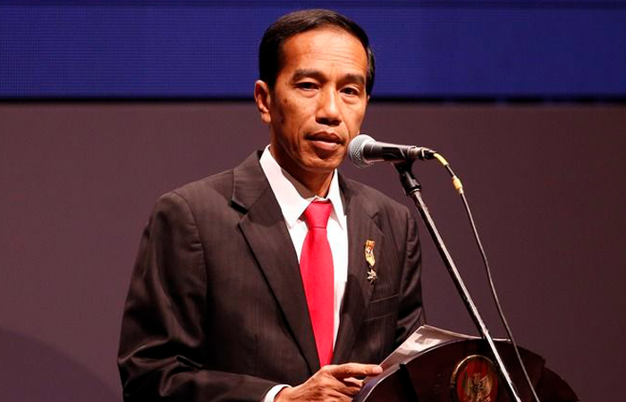 Purnawirawan TNI gugat dugaan ijazah Jokowi palsu lewat citizen lawsuit dan gerakan kedaulatan rakyat. Polemik kembali memanas.