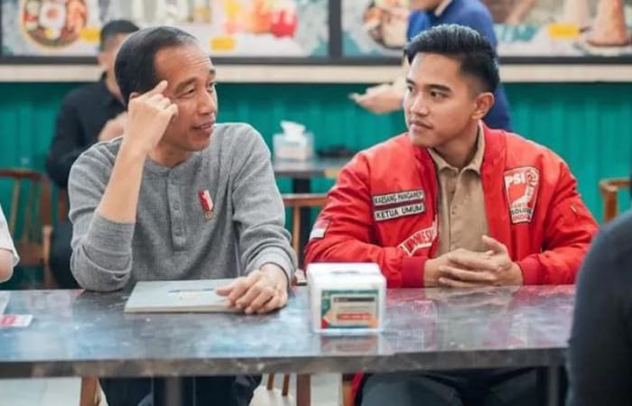 Kirap Budaya PSI di Tegal diserbu warga, Jokowi tegaskan kasus ijazah Roy Suryo tetap lanjut ke pengadilan.