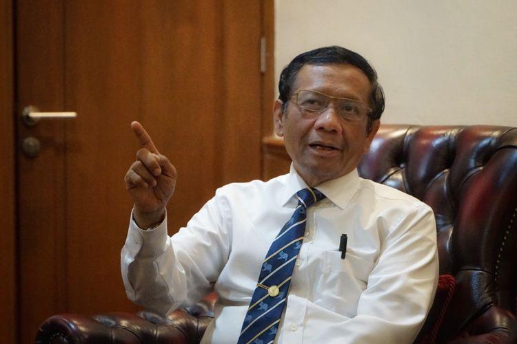 Mahfud MD komentari isu reshuffle kabinet Prabowo dan sebut gaya kepemimpinannya sulit ditebak.