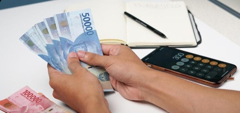 Tambahan DAU untuk THR dan gaji ke-13 guru ASN Rp7,66 triliun ramai dibahas, TASPEN tegaskan belum ada kenaikan pensiun.
