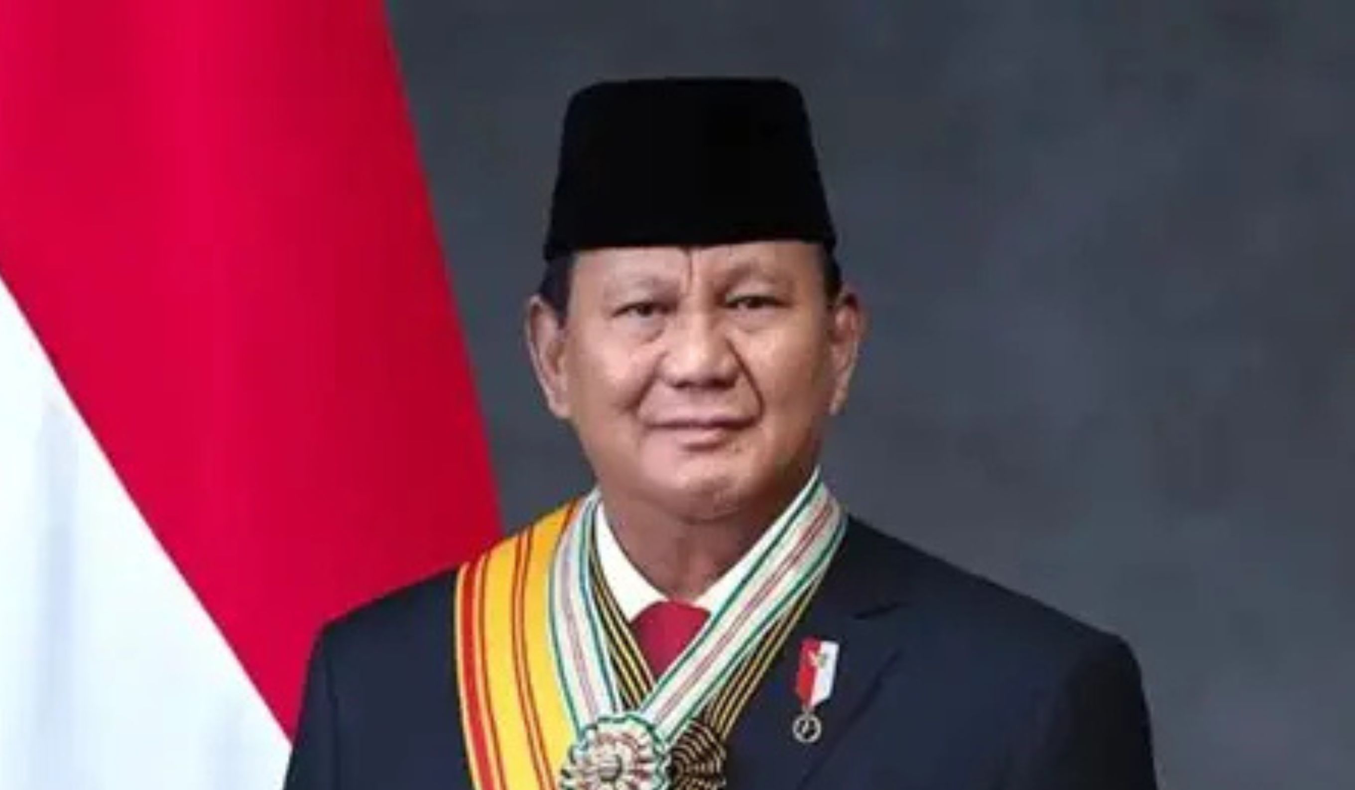 Presiden Prabowo naikkan gaji ASN, guru, dan TNI-Polri 2025. Anggaran kesejahteraan guru tembus Rp81,6 triliun.
