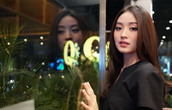 Artis muda terkaya Indonesia 2026: Prilly Latuconsina Rp150 miliar, Fuji Rp100 miliar, Natasha Wilona Rp60 miliar. Sumber kekayaan mereka.