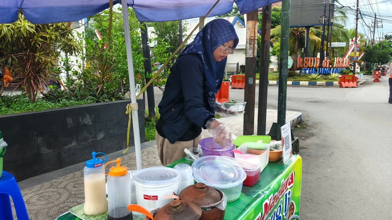 Bubur Madura bisa didapat di Tulungagung, salah satunya dijual di Jalan Dr Wahidin Sudirohusodo.