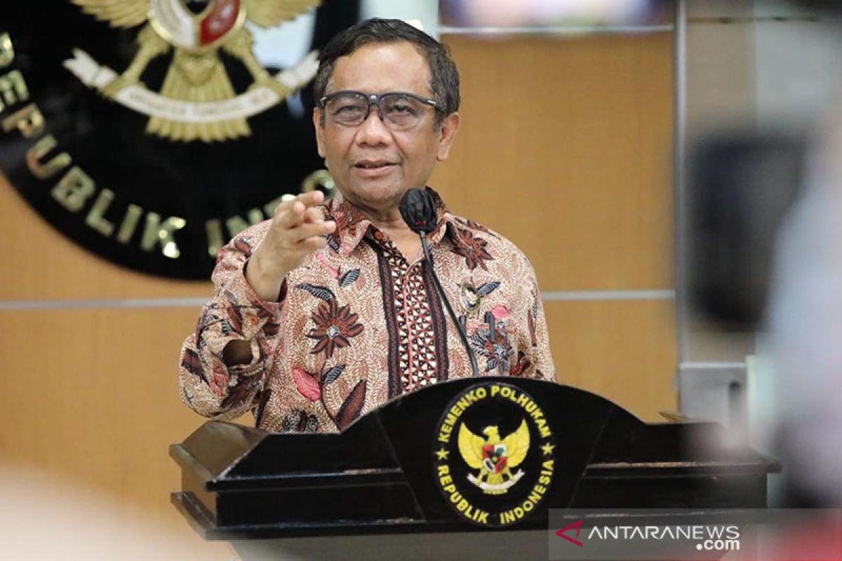 Mahfud MD marah soal alumni LPDP Dwi Saseti Ningtias viral, sebut pernyataannya menyakitkan dan tak cerminkan cinta Indonesia. (Sumber: Antara News)