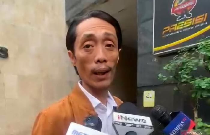 Kasus ijazah Jokowi memanas, Dian Sandi dan Andi Aswan diduga langgar UU ITE. PSI tegaskan siap bela dan proses hukum tetap berjalan.