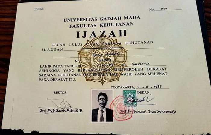 Ahli gunakan ilmu medis dan forensik untuk uji keaslian ijazah Jokowi, bandingkan foto hingga dorong pemeriksaan dokumen asli.