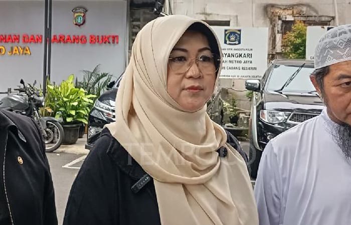 Sidang ijazah Jokowi memanas, dr. Tifa klaim foto ijazah bukan Jokowi dengan perbedaan ilmiah lebih dari 90 persen.